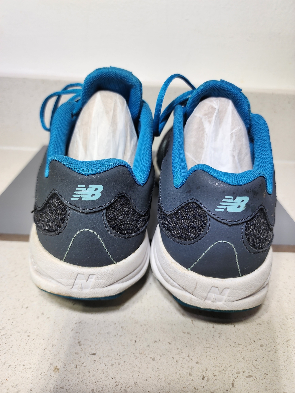 New Balance Women's Size 8 Activa Ultralite Blue and Gray Athletic Shoes